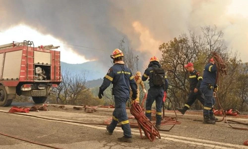 Καθηλωμένα» τα 2 ενεργά μέτωπα στον Έβρο - Συνεχίζεται η κατάσβεση